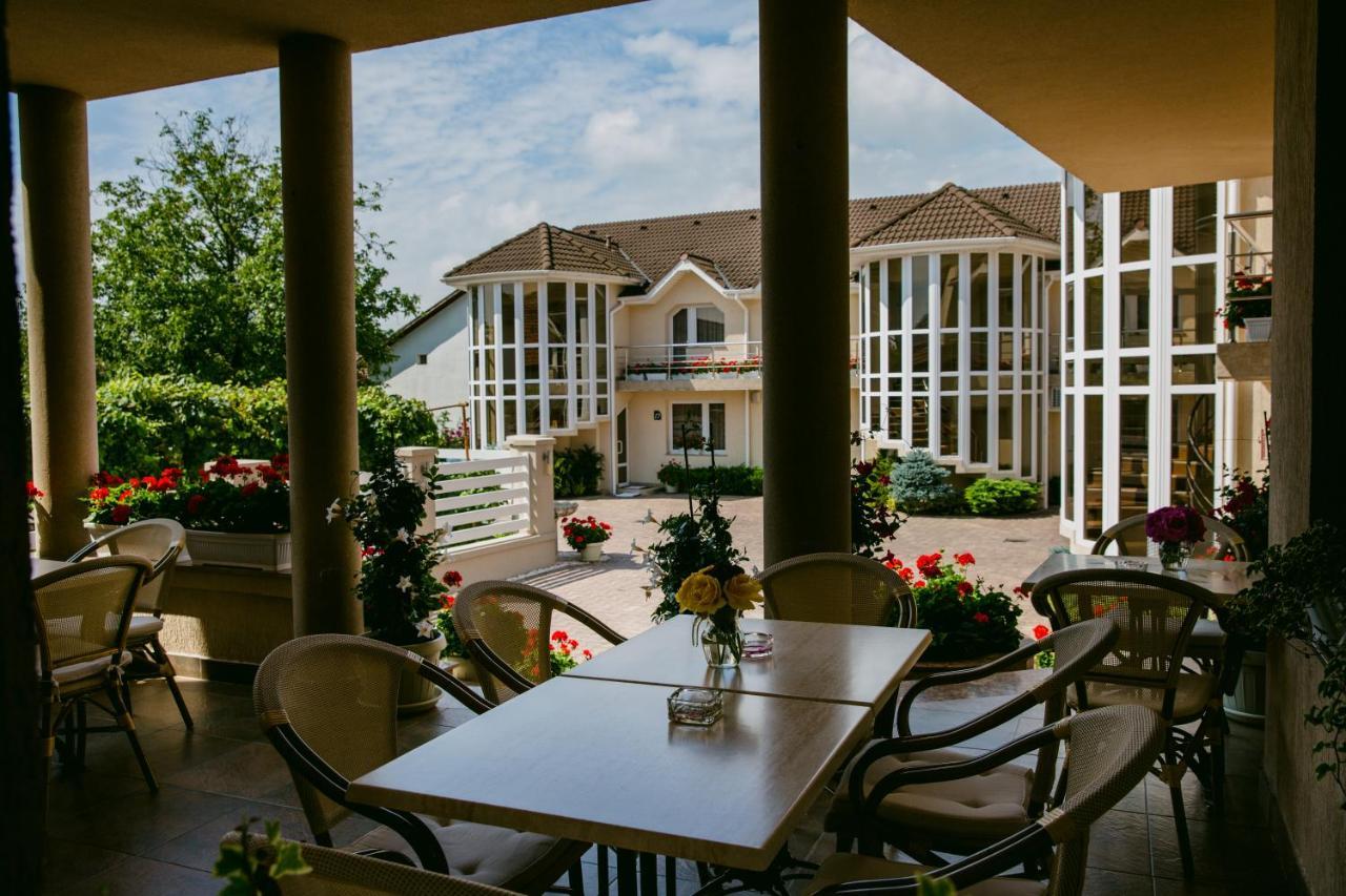 Villa Brussels Ντέβα Εξωτερικό φωτογραφία